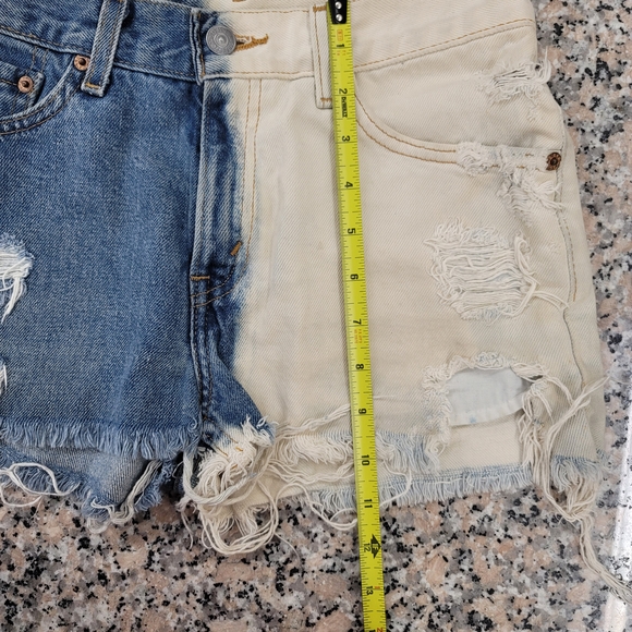 Two-Tone Distressed Denim Shorts - Picture 4 of 7